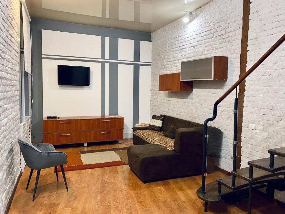 شقة إلفيف  في Apt In The Center Of The Town Near The Opera House المظهر الخارجي الصورة