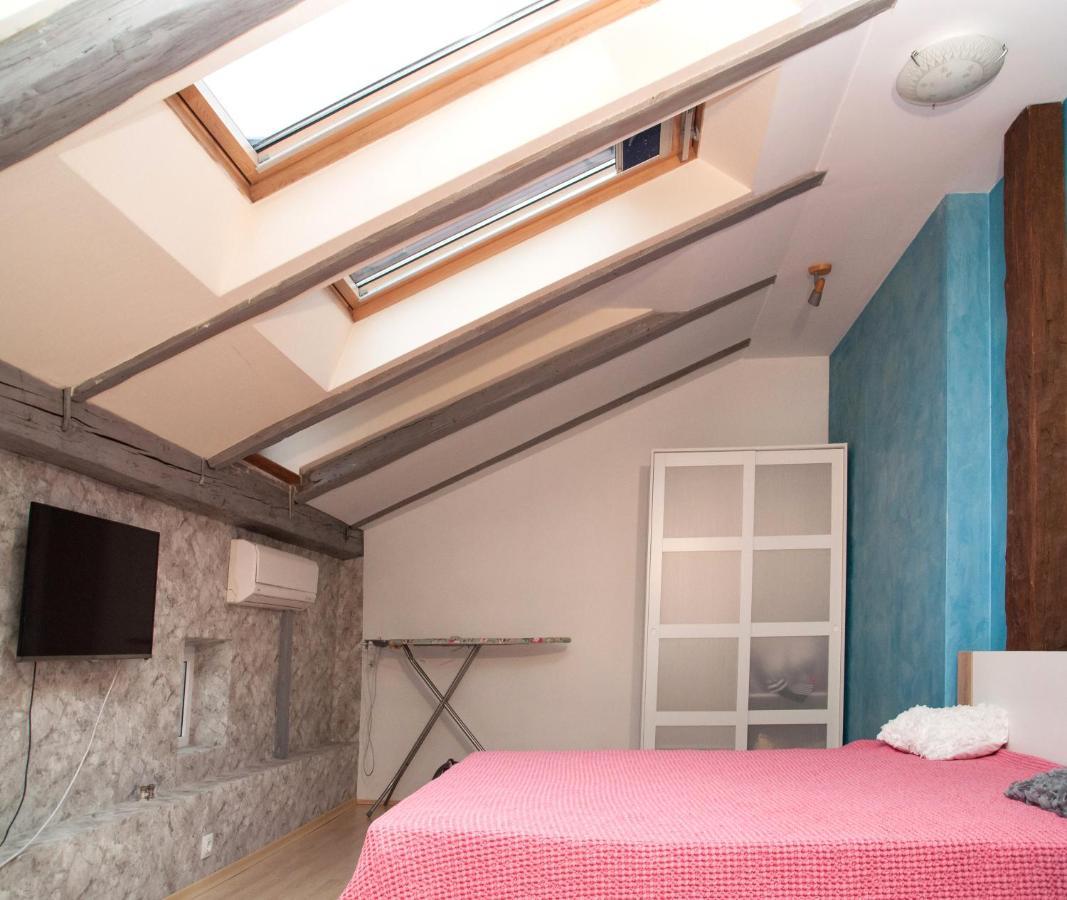 شقة إلفيف  في Apt In The Center Of The Town Near The Opera House المظهر الخارجي الصورة